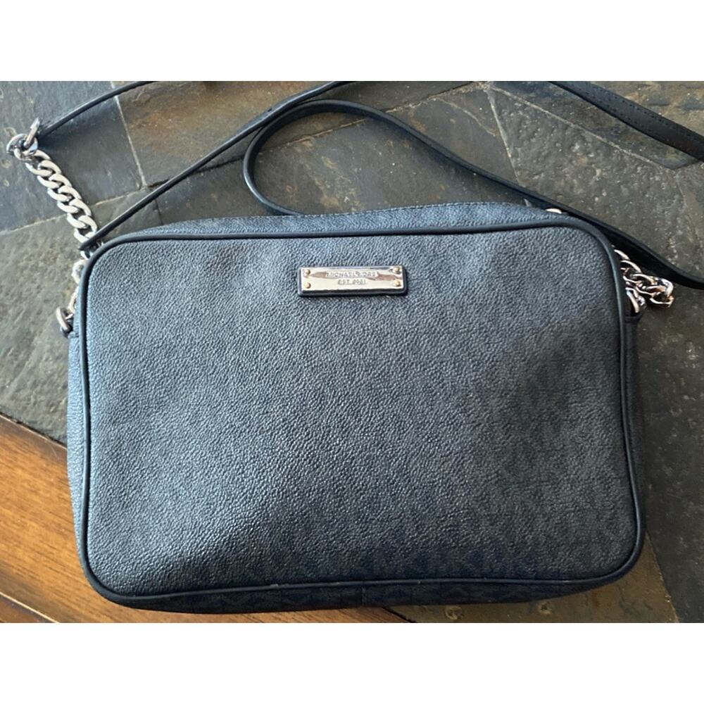 Michael Kors Women's Jet Set Crossbody - Black - Picture 3 of 11